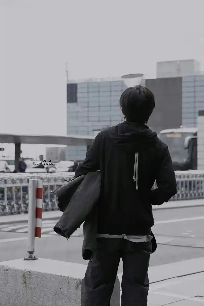 令人心动的背影安全感和苏感兼具#易烊千玺 - 抖音