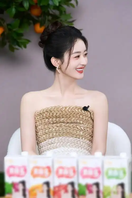 赵丽颖短发进组