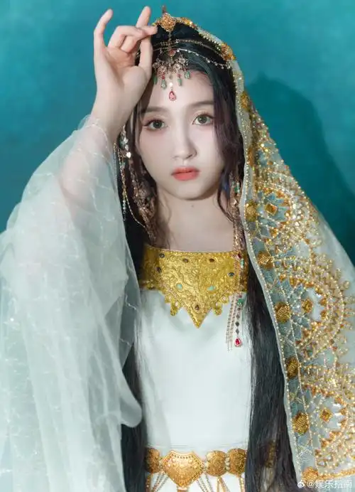 关晓彤白色眼线