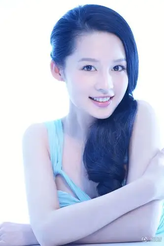 双眼皮大眼睛美女李沁写真图片