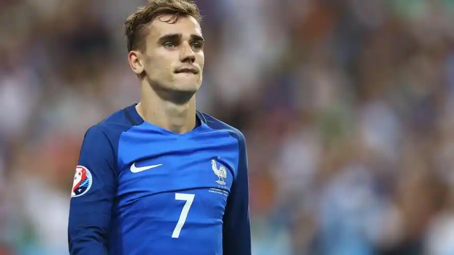 格里兹曼在诺坎普球场首秀力压全场,直接打进2球!