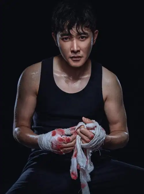 明星图片 大陆 男 罗晋 > 罗晋背心型男帅气图片(2/8)上一组图 下一