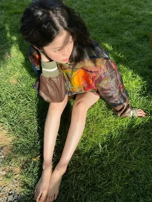 没想到你是这样的欧阳娜娜露天野地就开睡