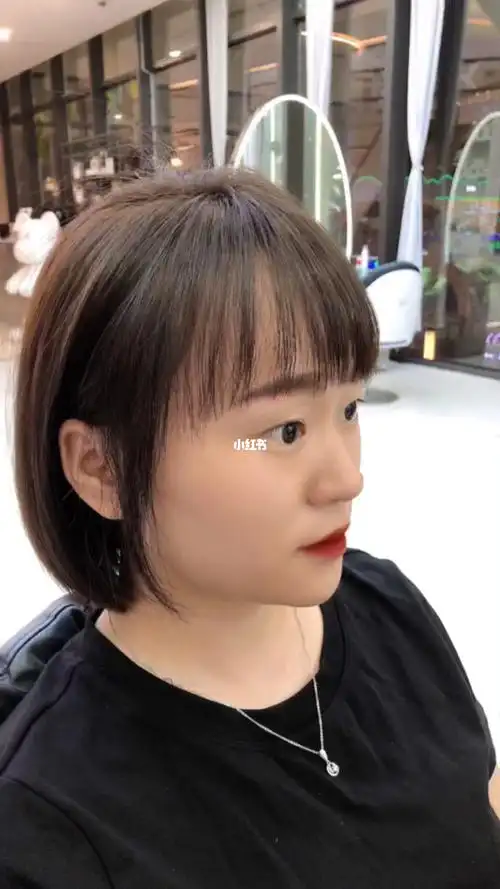 高发际线爆款短发
