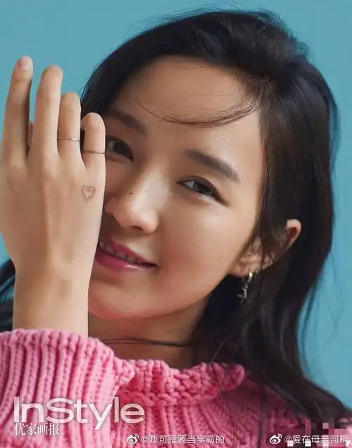 官宣孟佳晒出与新男友elroy合照公开新恋情据悉