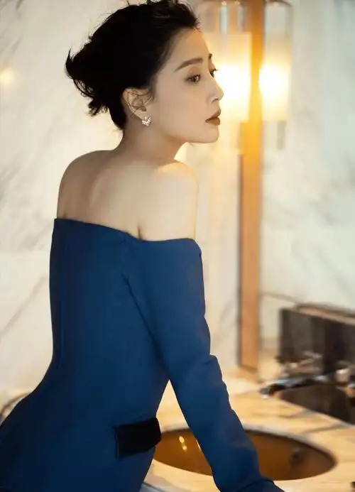 6位女明星泳装照大不同殷桃大秀火辣身材关晓彤格外保守