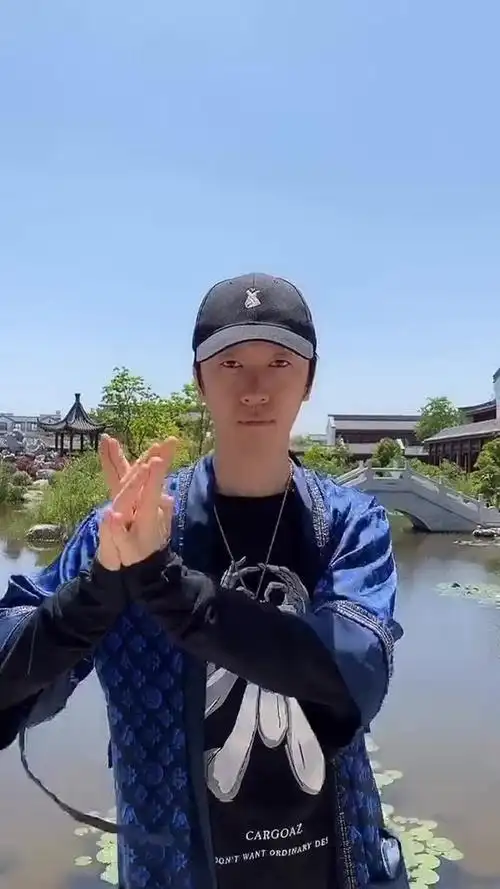 发现一个拍视频的好地方手指舞手势舞耍帅舞