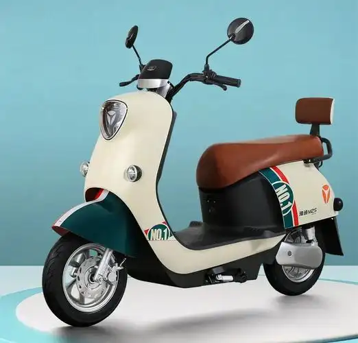 雅迪冠能m2s电动车测评:车型时尚,石墨烯电池,续航120公里