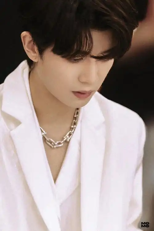 任嘉伦的西装造型有多帅