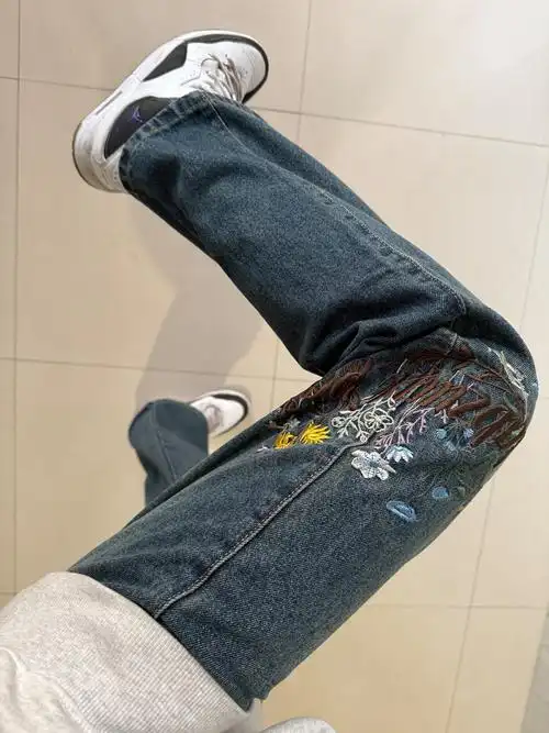 绣花牛仔裤太好看了!