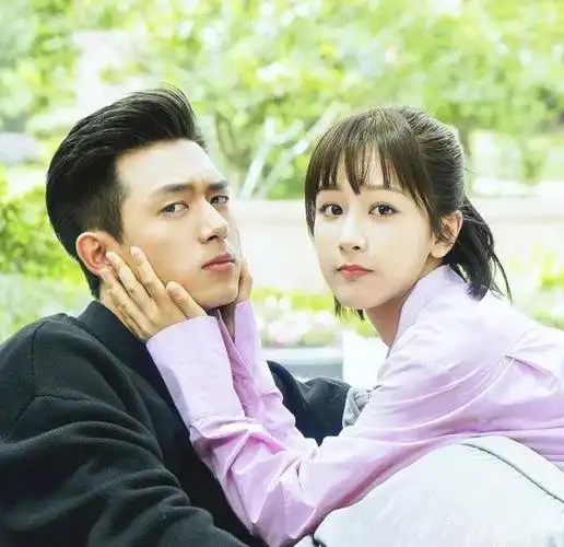 杨紫李现二搭新剧《国色芳华》官宣,男一男二男三各具魅力