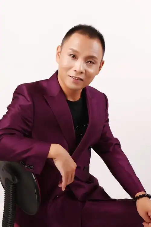 祁隆:农村走出来的著名歌手,离婚背后有心痛