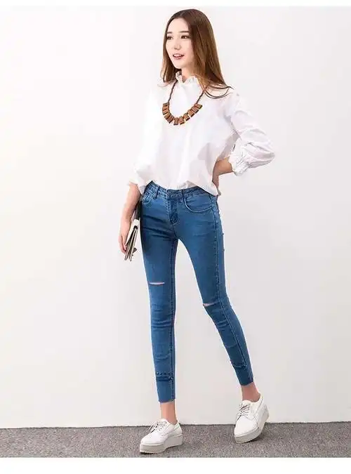 组图:经典又百搭的牛仔裤,气质又显高级,彰显女性的高贵美