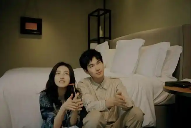 好六520发了张子枫胡先煦拍立得##你好星期六