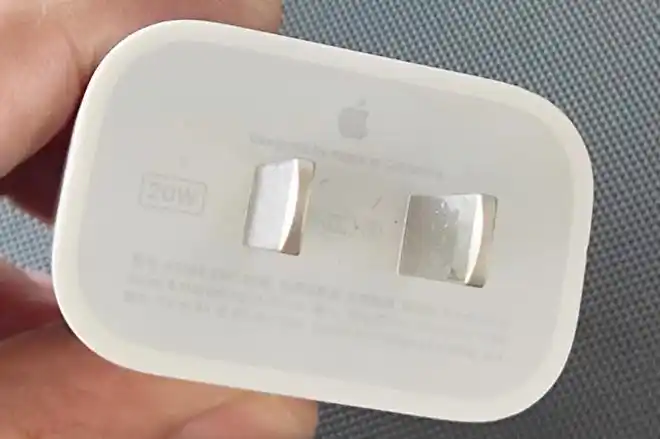 苹果12充电器头原装什么样子?