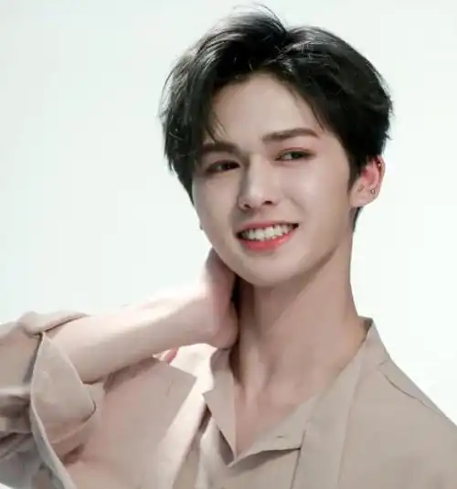 有一种治愈笑容叫朱正廷的"露齿笑",谁说笑不露齿才好看!