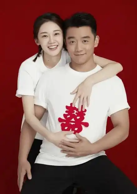 郑恺苗苗领证结婚 杨洋谈首次演医生的感受 | 东小娱日爆社 2020.5.21