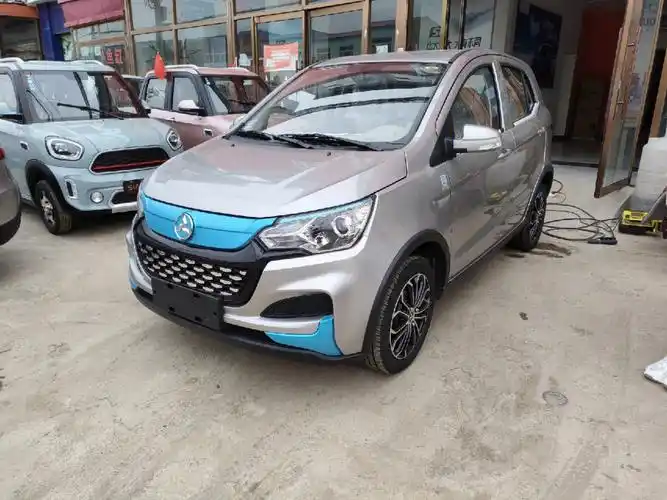 鸿日电动汽车锂电版