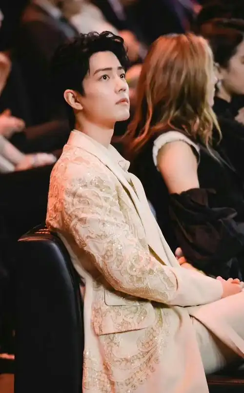 肖战王一博博君一肖的微博之夜记录