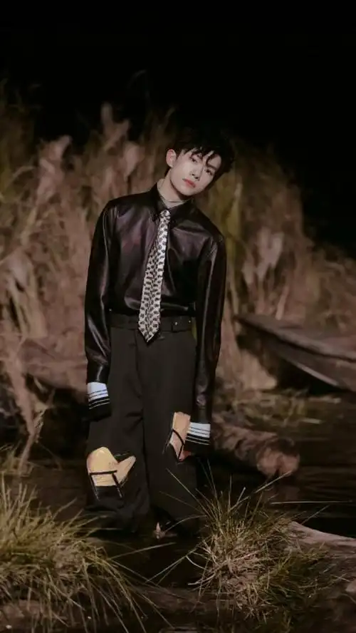 【易烊千玺】壁纸来啦20岁的他已经绝版啦