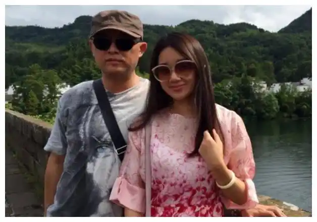 39岁成为当红主持人,如今49岁却无人问津,孟非到底经历了什么?