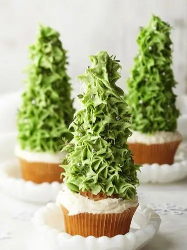40 delectable christmas tree cupcakes (recipes and ideas)