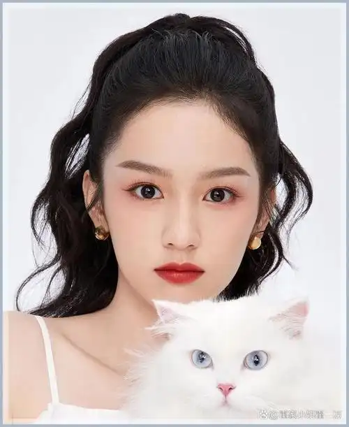 今天不做辣妹教3套日常美女穿搭