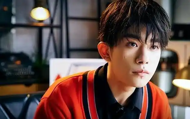 易烊千玺似乎在这场风波之后感受到了压力,因此选择了退出.