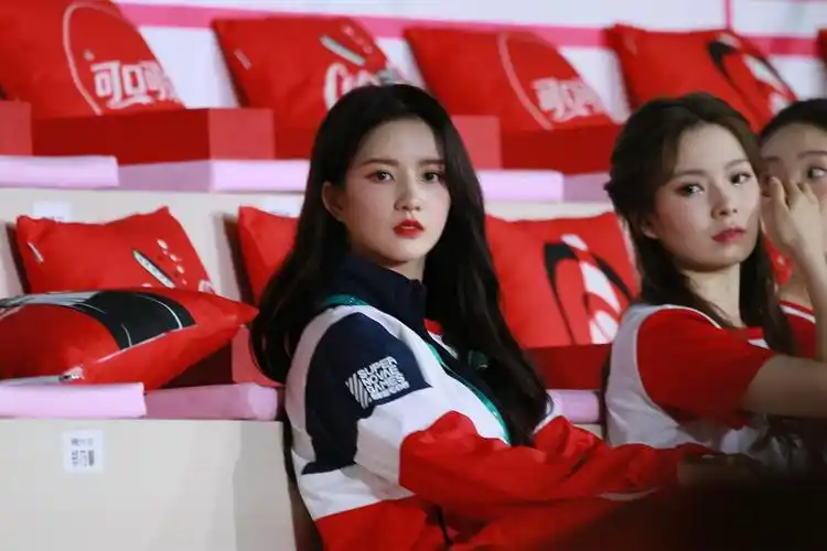 刘些宁 站姐最新返图(像是生图)