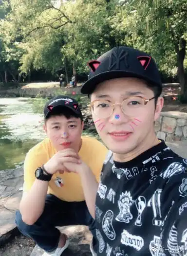 谢金李鹤东事哥希望德云社还没结婚的老爷们,能重视自己的感情问题