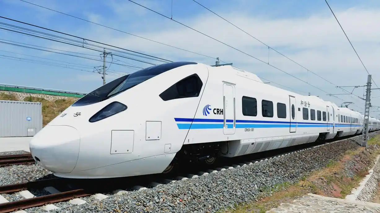 连通京九客专大动脉!安九高铁再现"智能机器人"