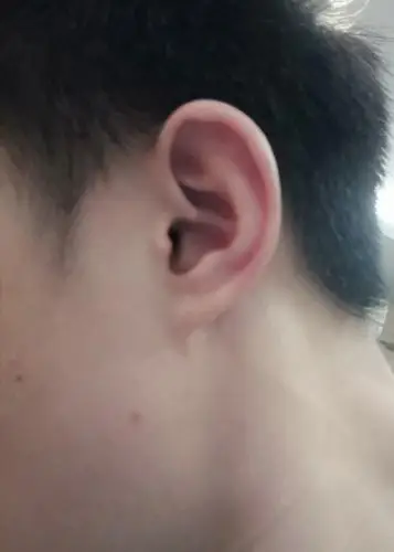 我这耳朵是不是没福气?