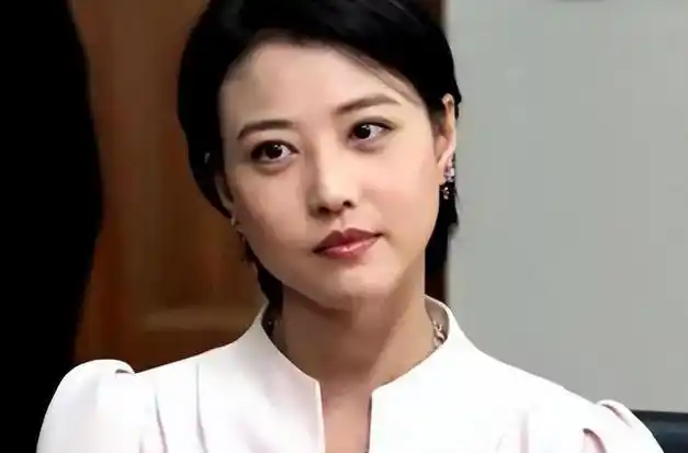 周海媚57岁独居北京不结婚不生子坦言不需要男人碍手碍脚