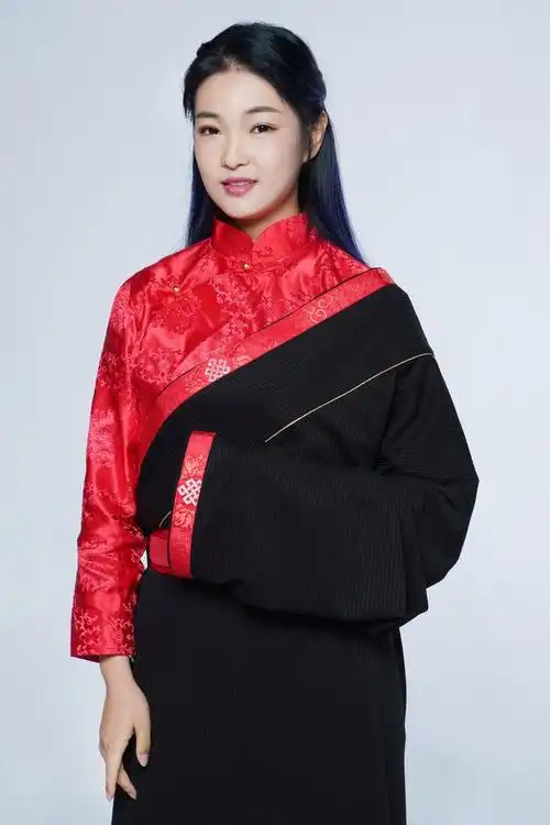 藏族女歌手德德个人资料