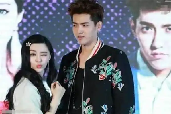 吴亦凡抱过的4个女明星:图一略显嫌弃,最后一个一把拥入怀里