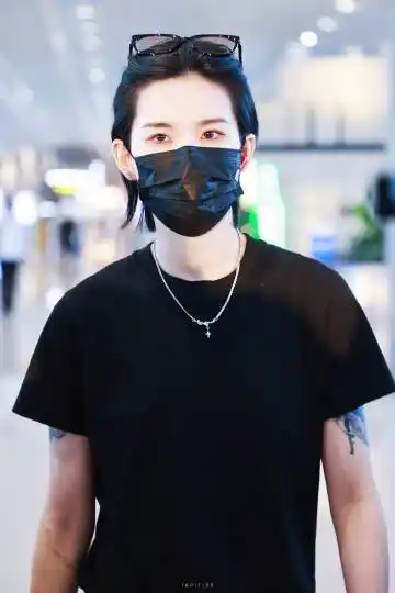 陆柯燃k//220725 0115@1gnition丨陆柯燃:#陆柯燃[超话]#这个