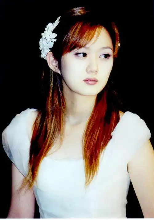 图文:韩国著名人气偶像张娜拉(33)