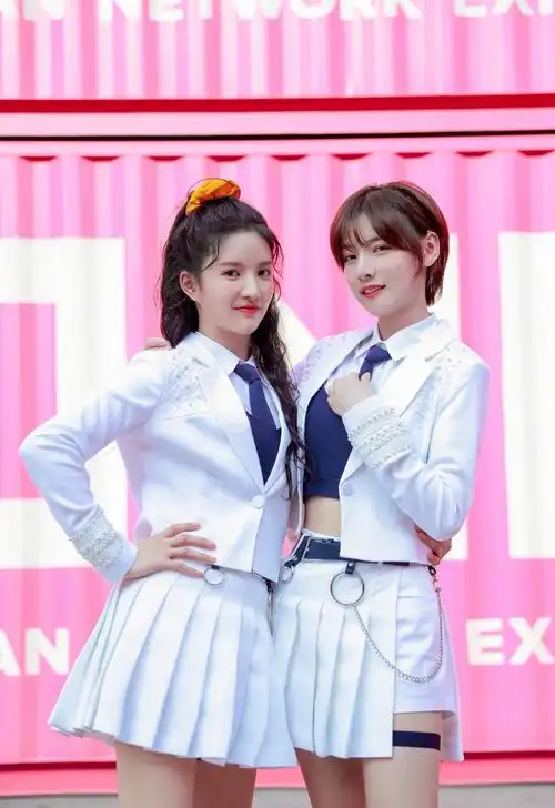 赵粤创造营2020学员制服写真图片910