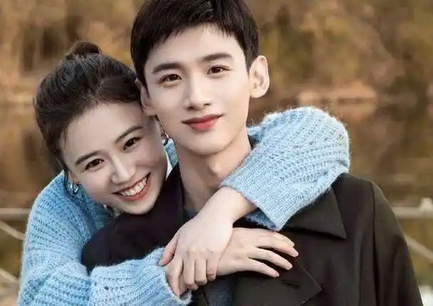 劝马思纯分手的网友,未免"爹味"太浓_张哲轩_男人_情感