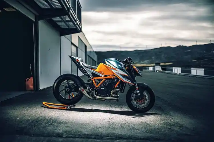 ktm1290superdukerr细节简介