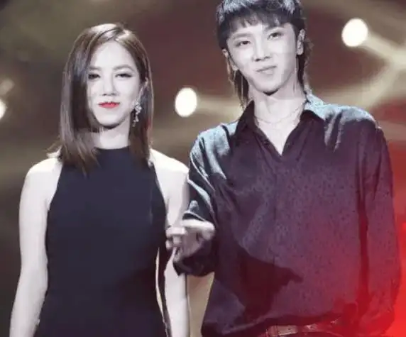 华晨宇早和邓紫棋结婚领证?张碧晨不带娃回国,两人还是到了分手的边缘