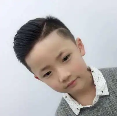 6岁小帅哥发型图片大全 6岁小男孩不可错过发型_儿童发型_西子美发网