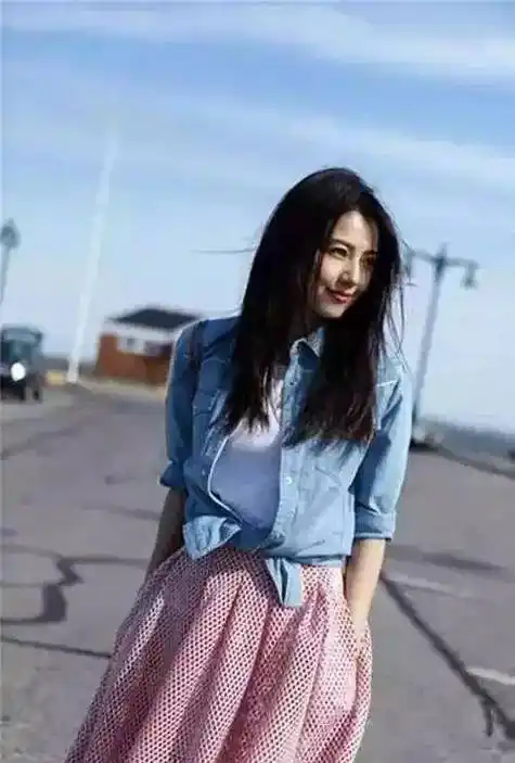 高圆圆私服穿搭指南,80年代出生的女神,真的太帅了!_时尚_外套_牛仔裤