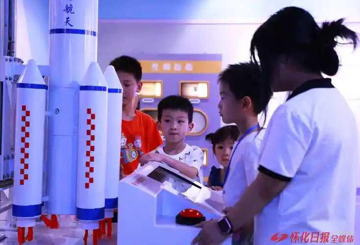 图说丨科技馆暑假很"热"