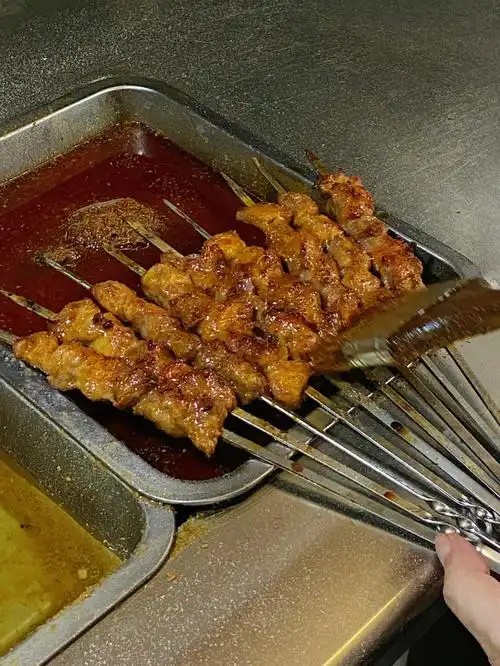 92:主90炭烤烤串,有烤猪肉串/羊肉串/烤面筋/牛肉丸/鸡腿鸡翅/鱼