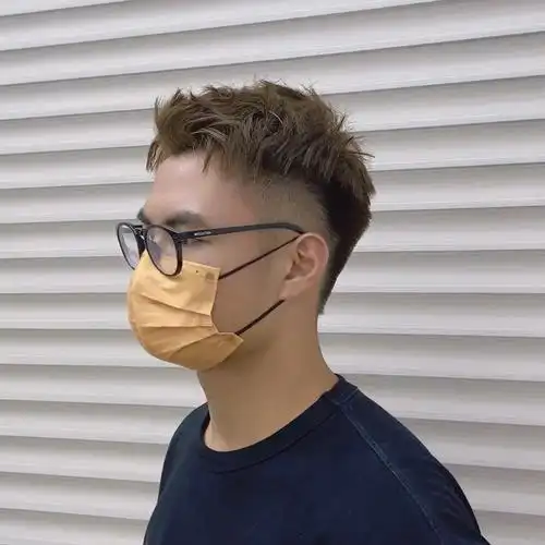 男生短发钢夹烫