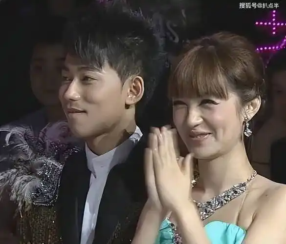 原创李菲儿新综艺又遭吐槽本手握王炸错失黄晓明后为何越混越差