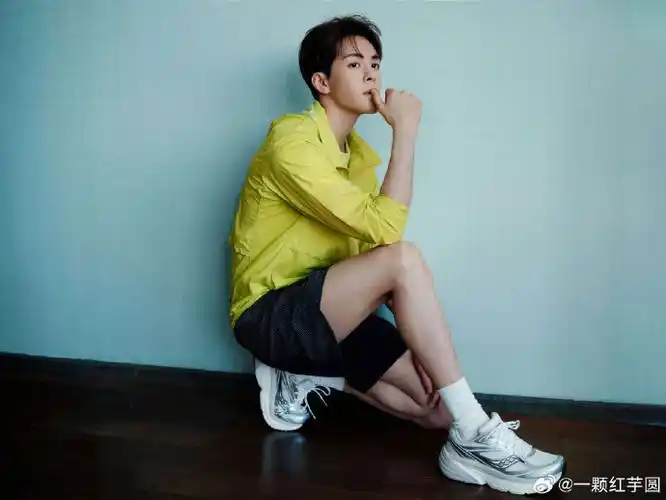 曾舜晞胳膊肌肉