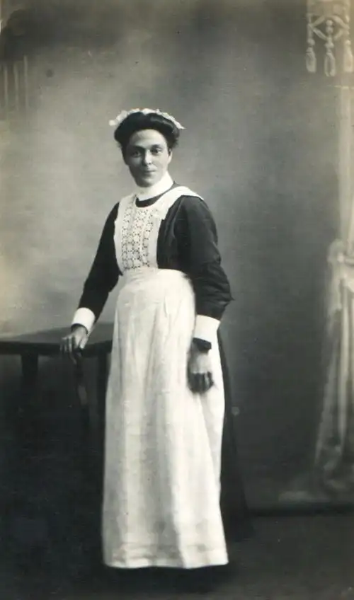 老照片二十世纪初的英国女佣4