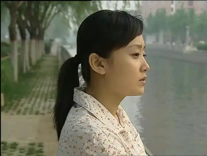 渴望城市:四叔被警察带走,文良觉得搞错,小莲:他活该